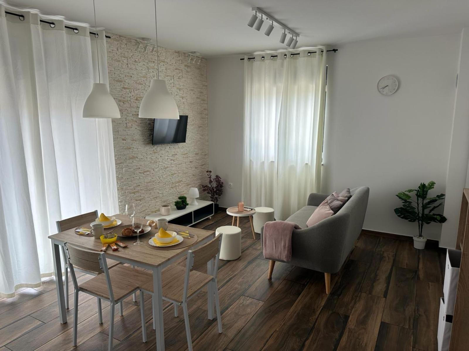 Apartments Harmony Hills PUY Eksteriør bilde
